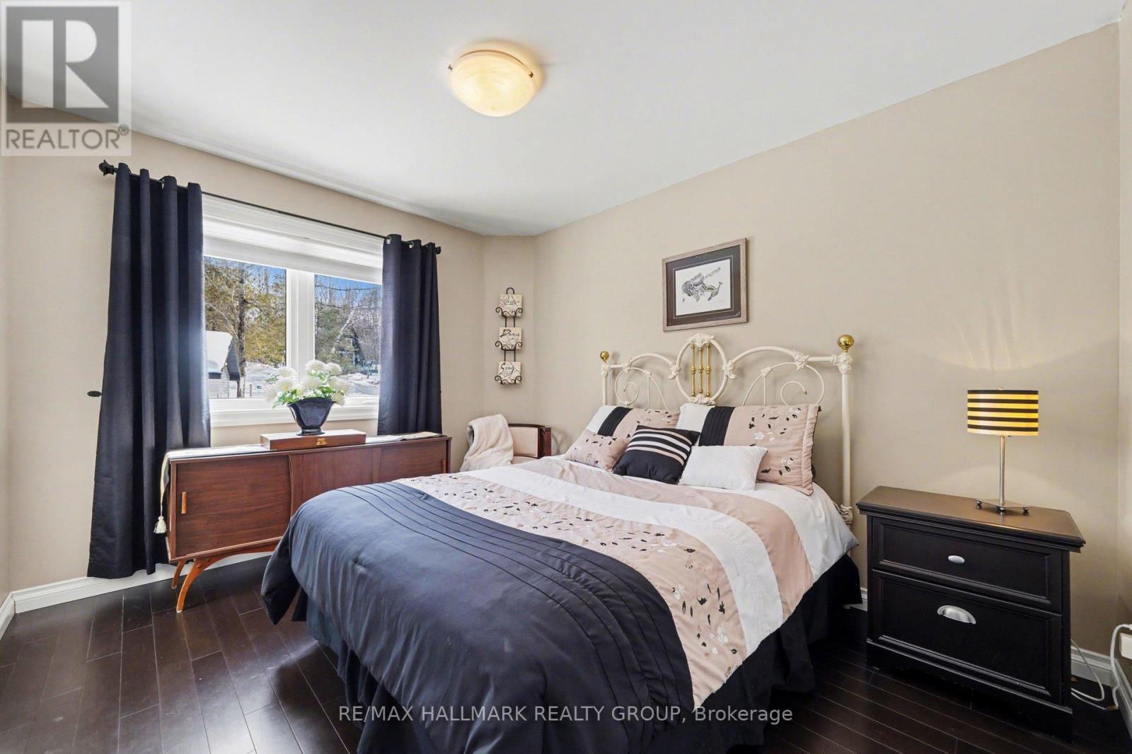 519 Parsons Lane, Lanark Highlands, Ontario K0G 1K0 - Photo 32 - X12791772