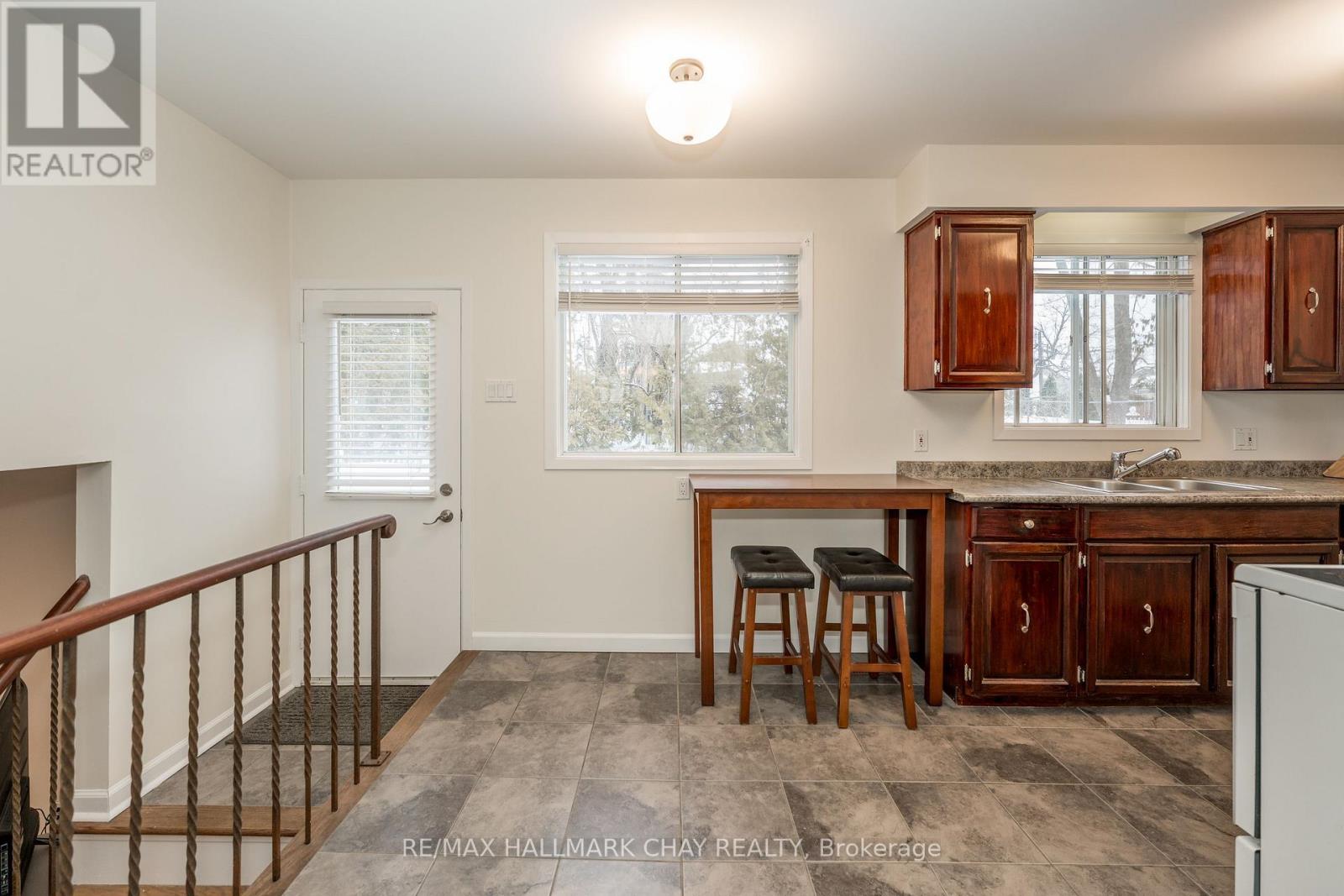 44 Belcourt Avenue, Barrie, Ontario  L4M 4E4 - Photo 10 - S12843428