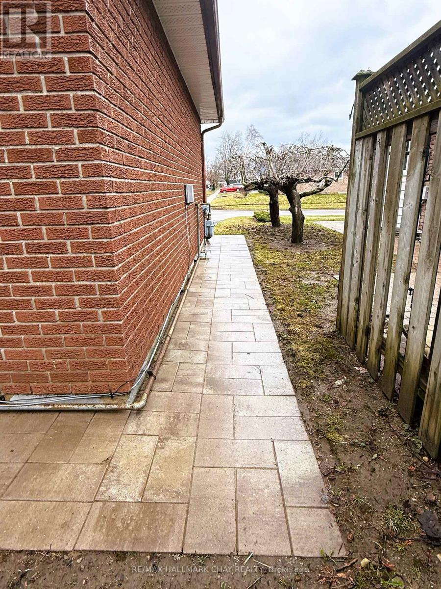 44 Belcourt Avenue, Barrie, Ontario  L4M 4E4 - Photo 39 - S12843428