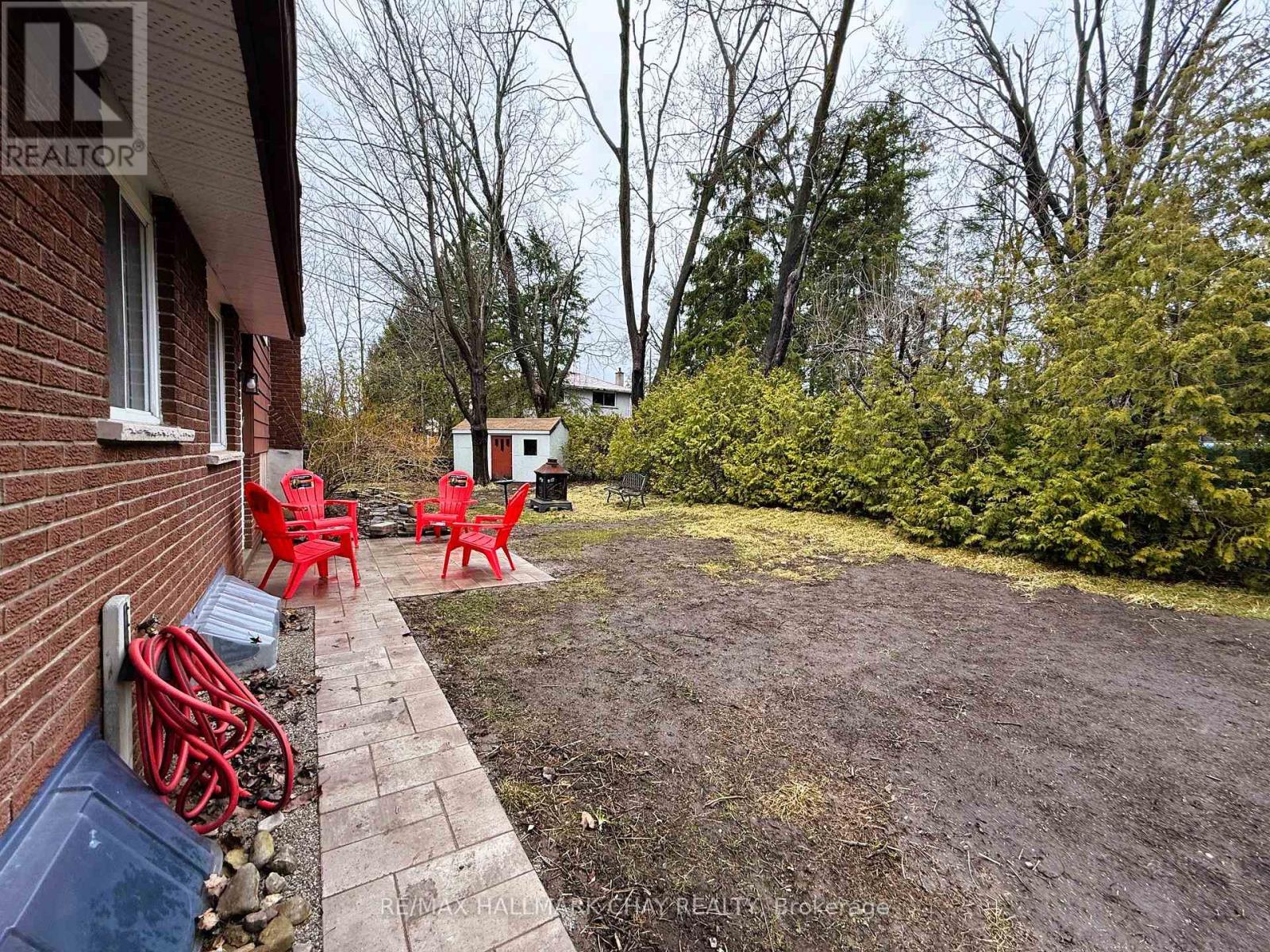 44 Belcourt Avenue, Barrie, Ontario  L4M 4E4 - Photo 4 - S12843428