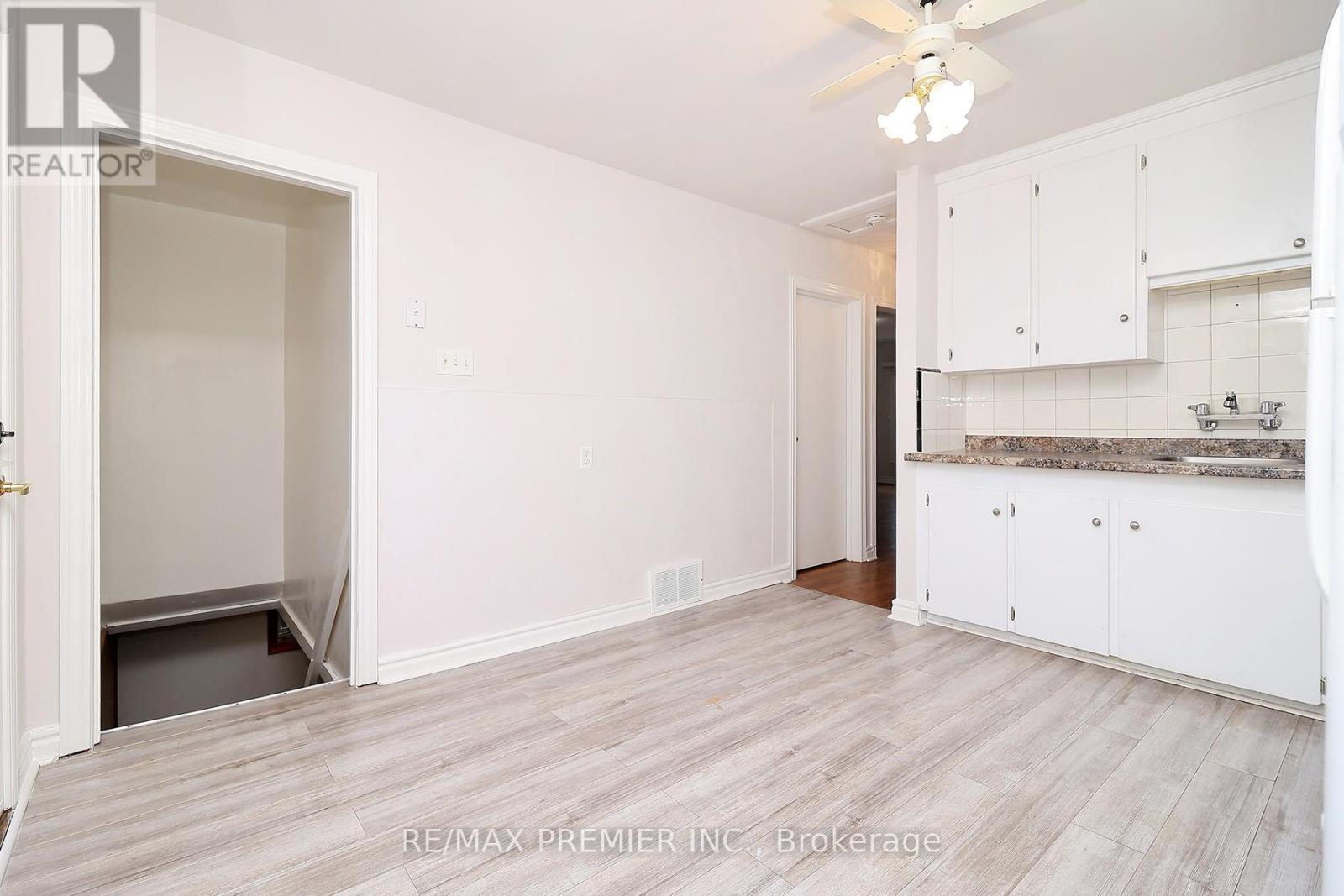 15 Boniface Avenue, Toronto, Ontario  M9W 1T5 - Photo 4 - W12991130