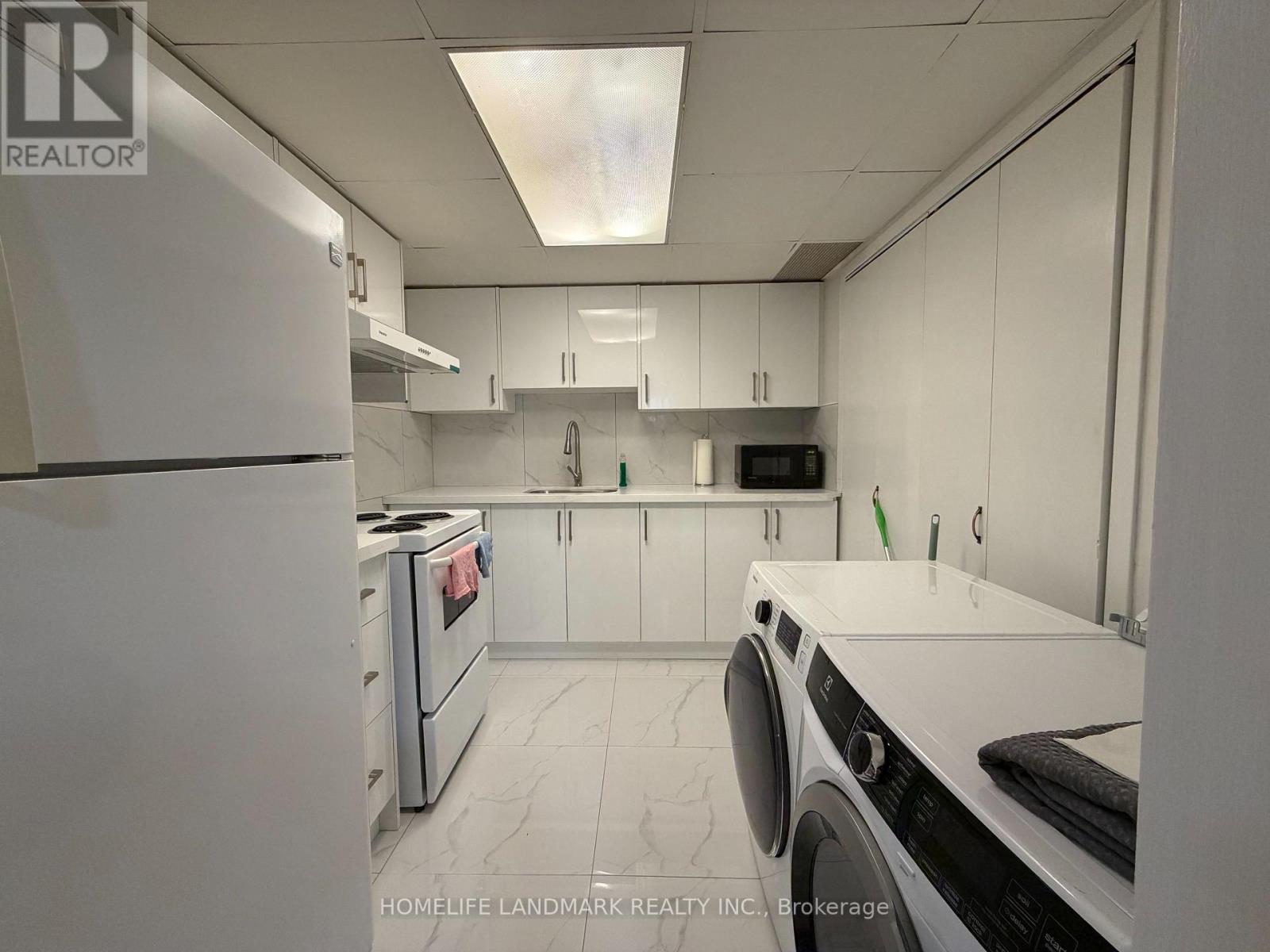 Lower Unit - 98 Van Horne Avenue, Toronto, Ontario  M2J 2T1 - Photo 5 - C12992400