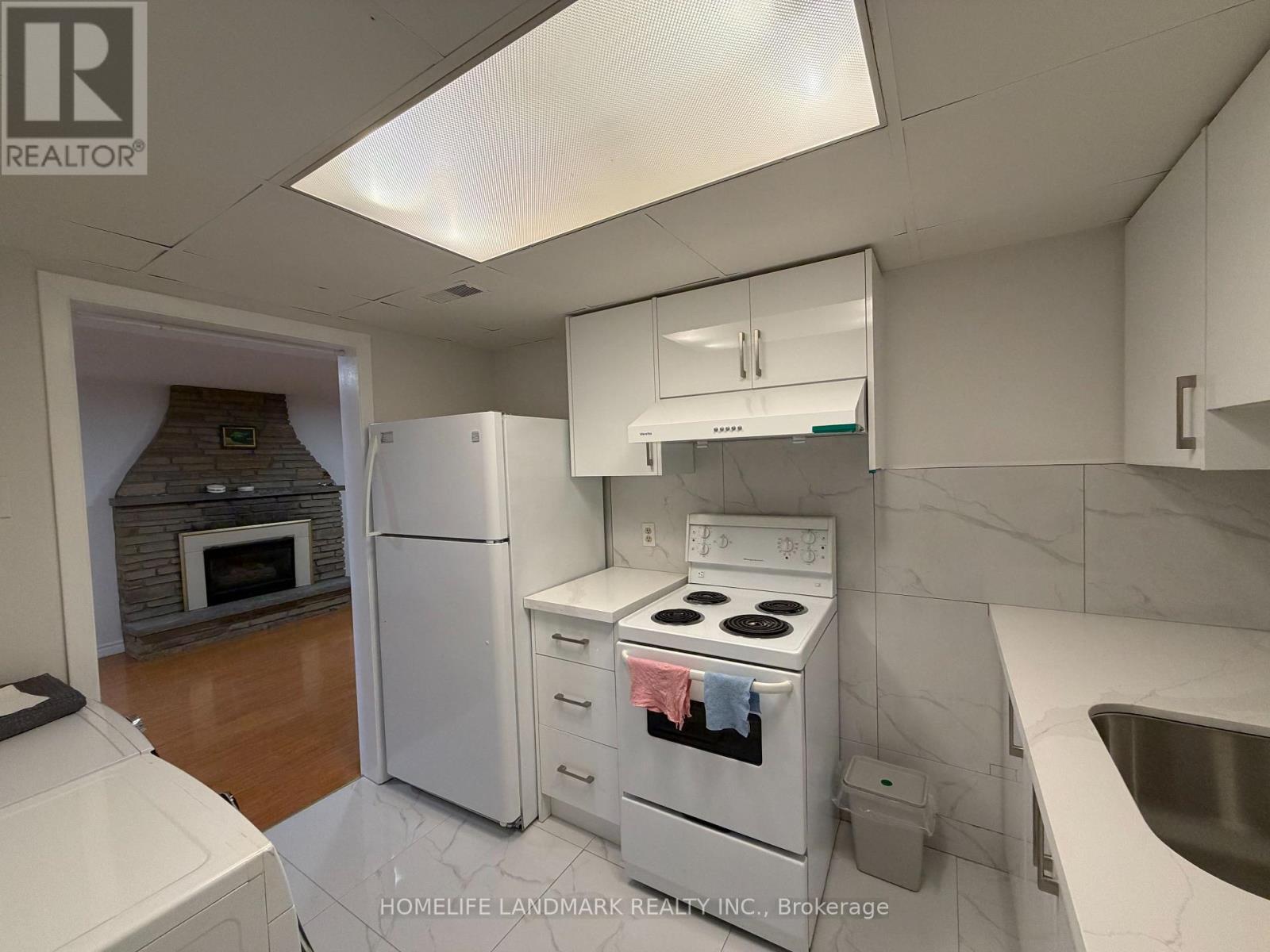 Lower Unit - 98 Van Horne Avenue, Toronto, Ontario  M2J 2T1 - Photo 6 - C12992400
