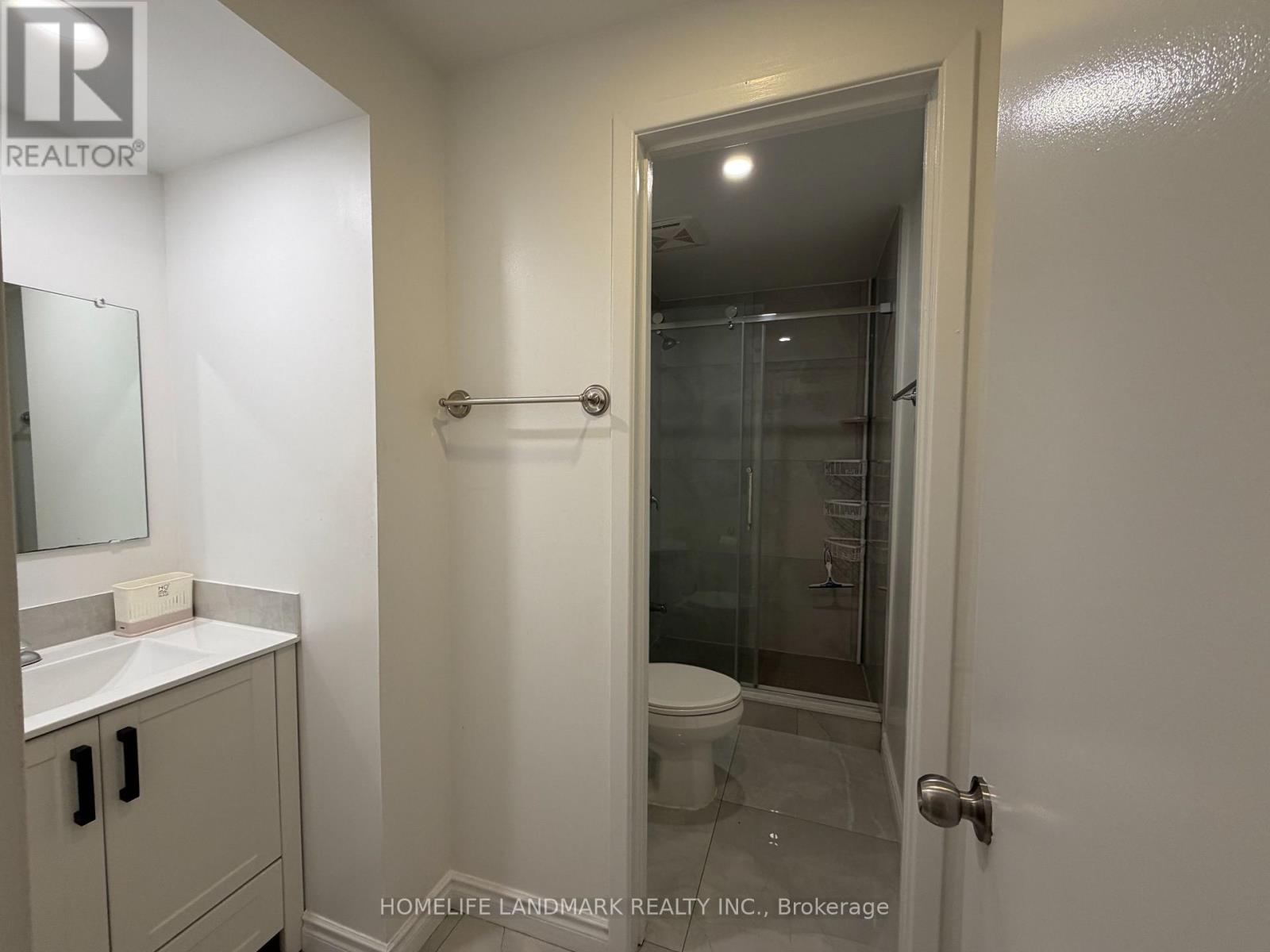 Lower Unit - 98 Van Horne Avenue, Toronto, Ontario  M2J 2T1 - Photo 7 - C12992400