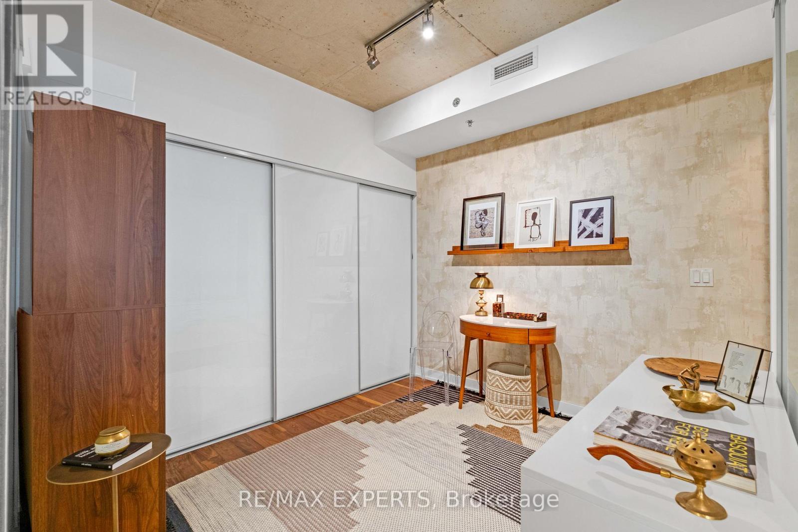 516 - 20 Gladstone Avenue, Toronto, Ontario  M6J 0E9 - Photo 12 - C12992426