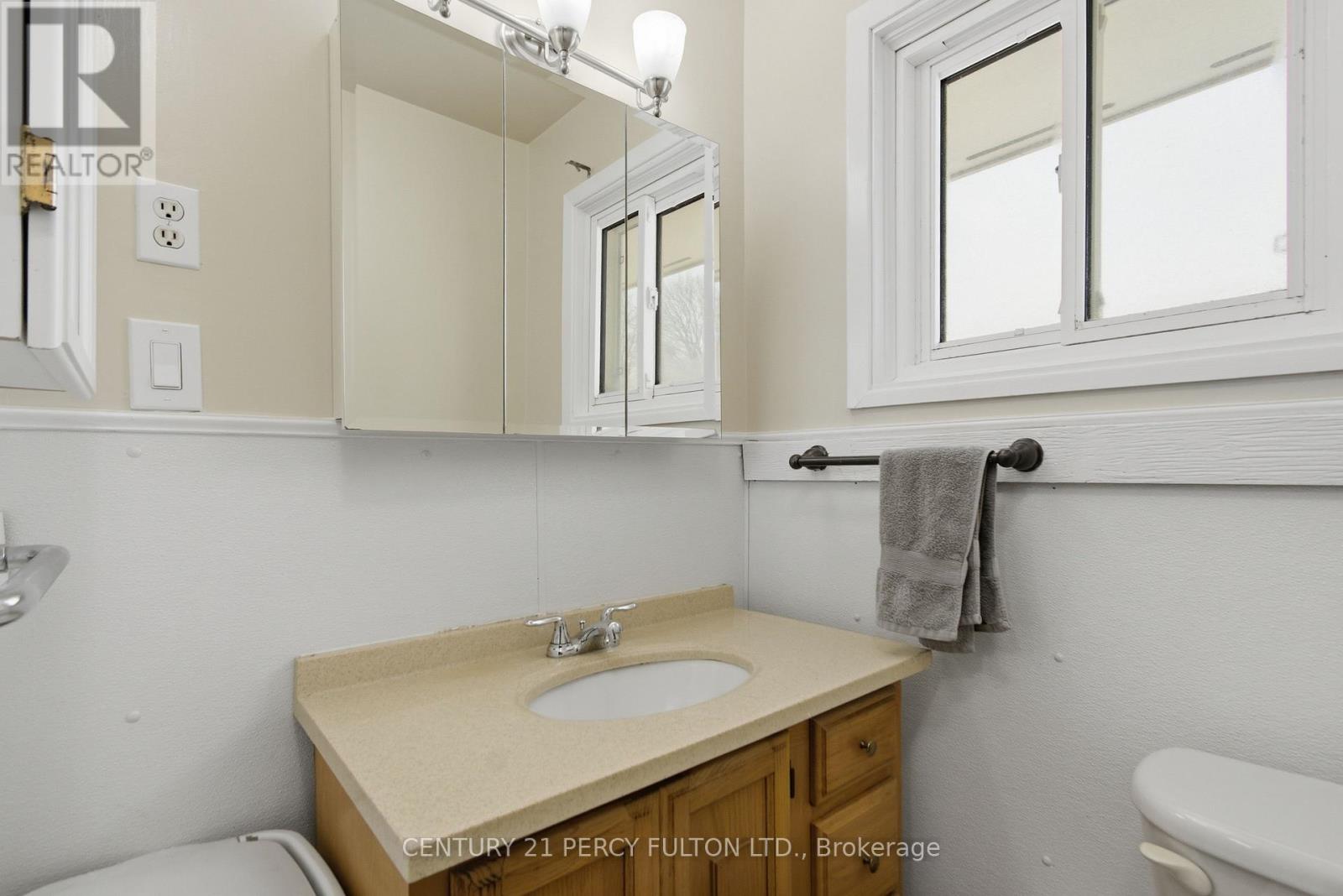 358 Densmore Road, Cobourg, Ontario  K9A 4J9 - Photo 13 - X12791574