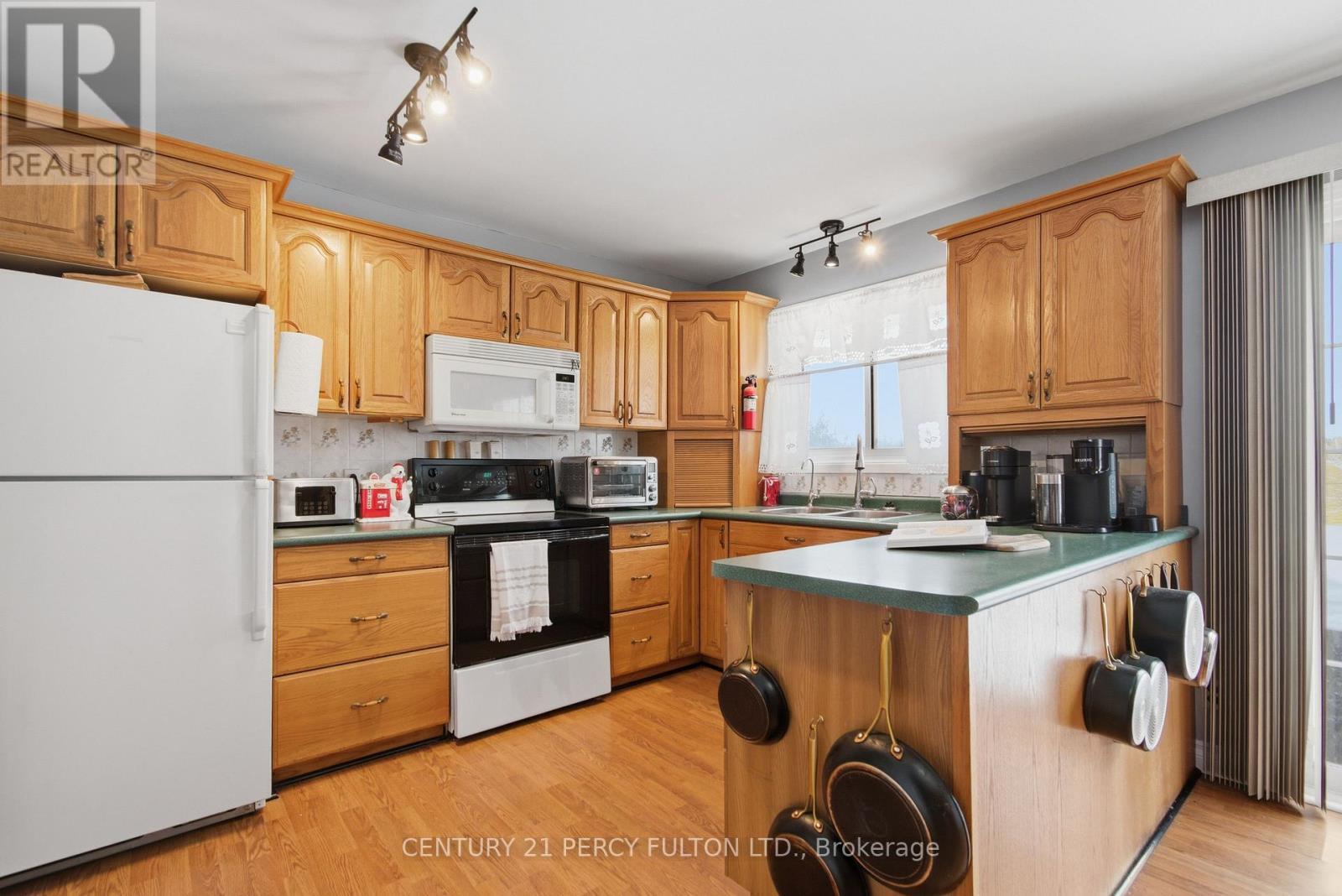 358 Densmore Road, Cobourg, Ontario  K9A 4J9 - Photo 6 - X12791574