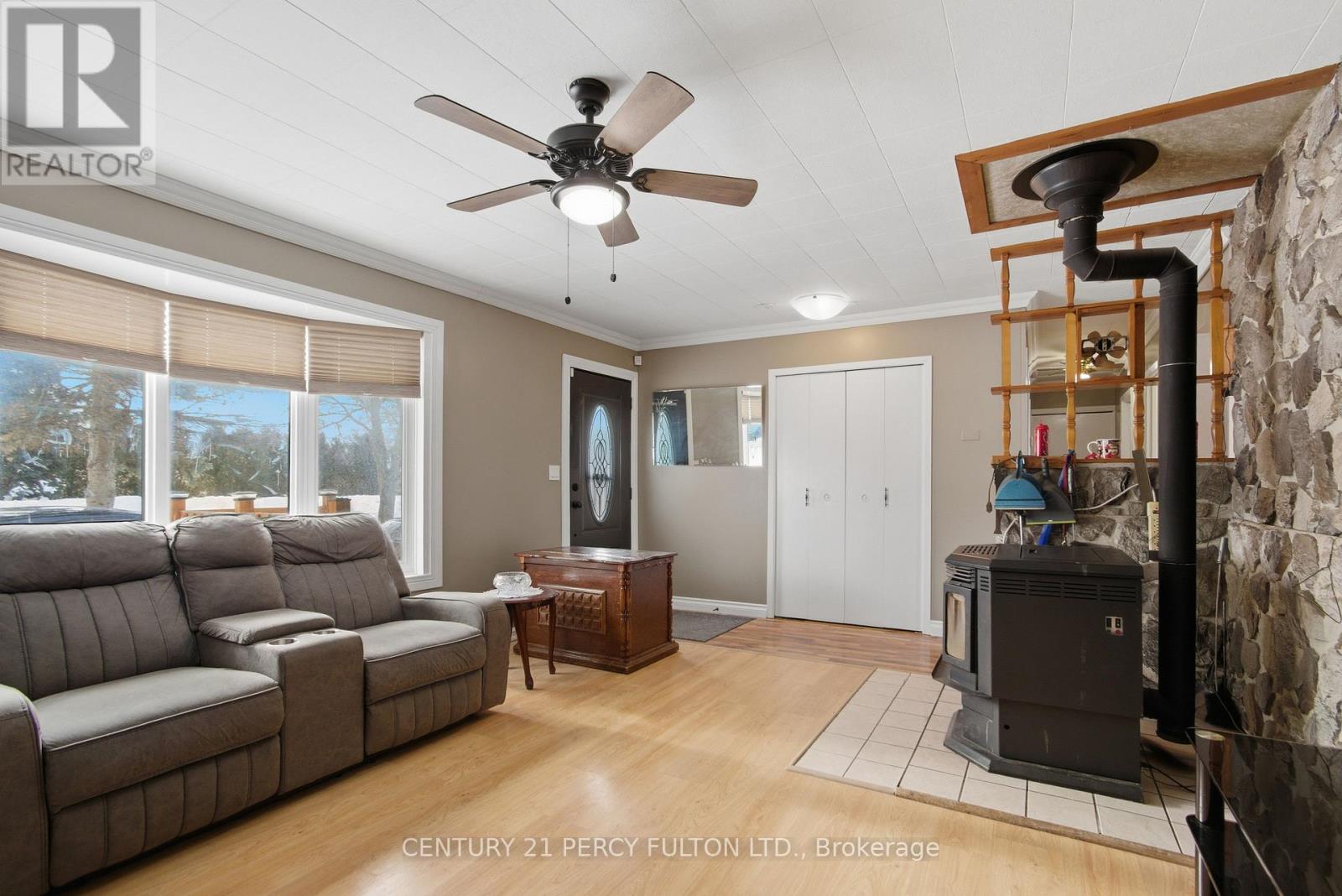 358 Densmore Road, Cobourg, Ontario  K9A 4J9 - Photo 4 - X12791574