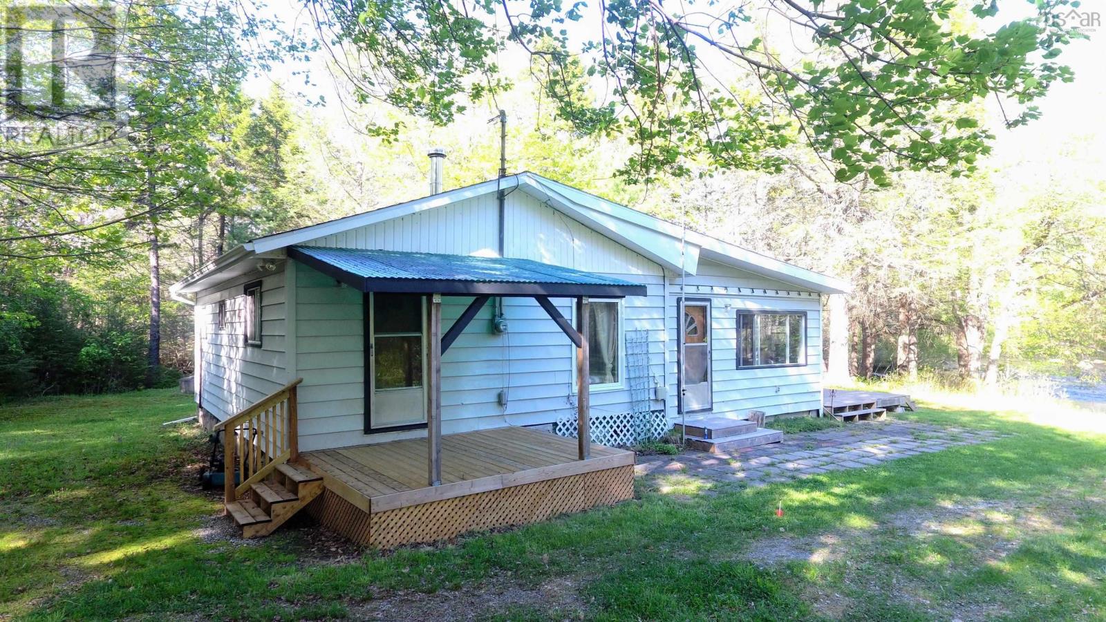 56 LONESOME HUNTERS INN Lane, Upper Ohio, Nova Scotia
