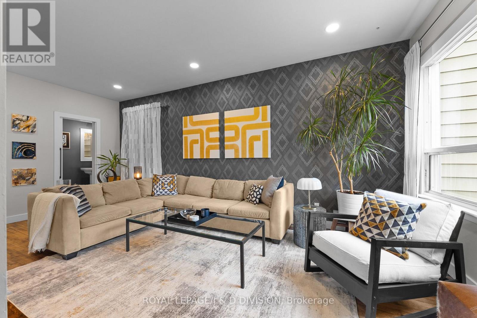 71 Madelaine Avenue, Toronto, Ontario  M1L 2X6 - Photo 3 - E12992424