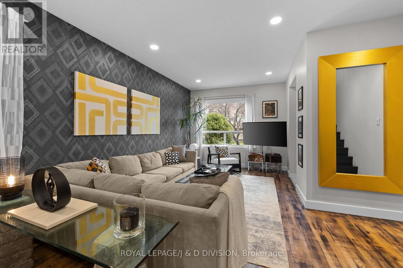 71 Madelaine Avenue, Toronto, Ontario  M1L 2X6 - Photo 5 - E12992424