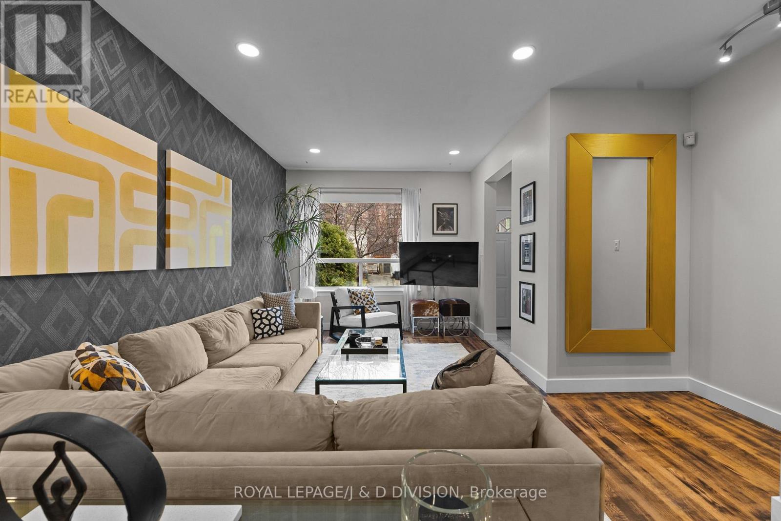 71 Madelaine Avenue, Toronto, Ontario  M1L 2X6 - Photo 6 - E12992424