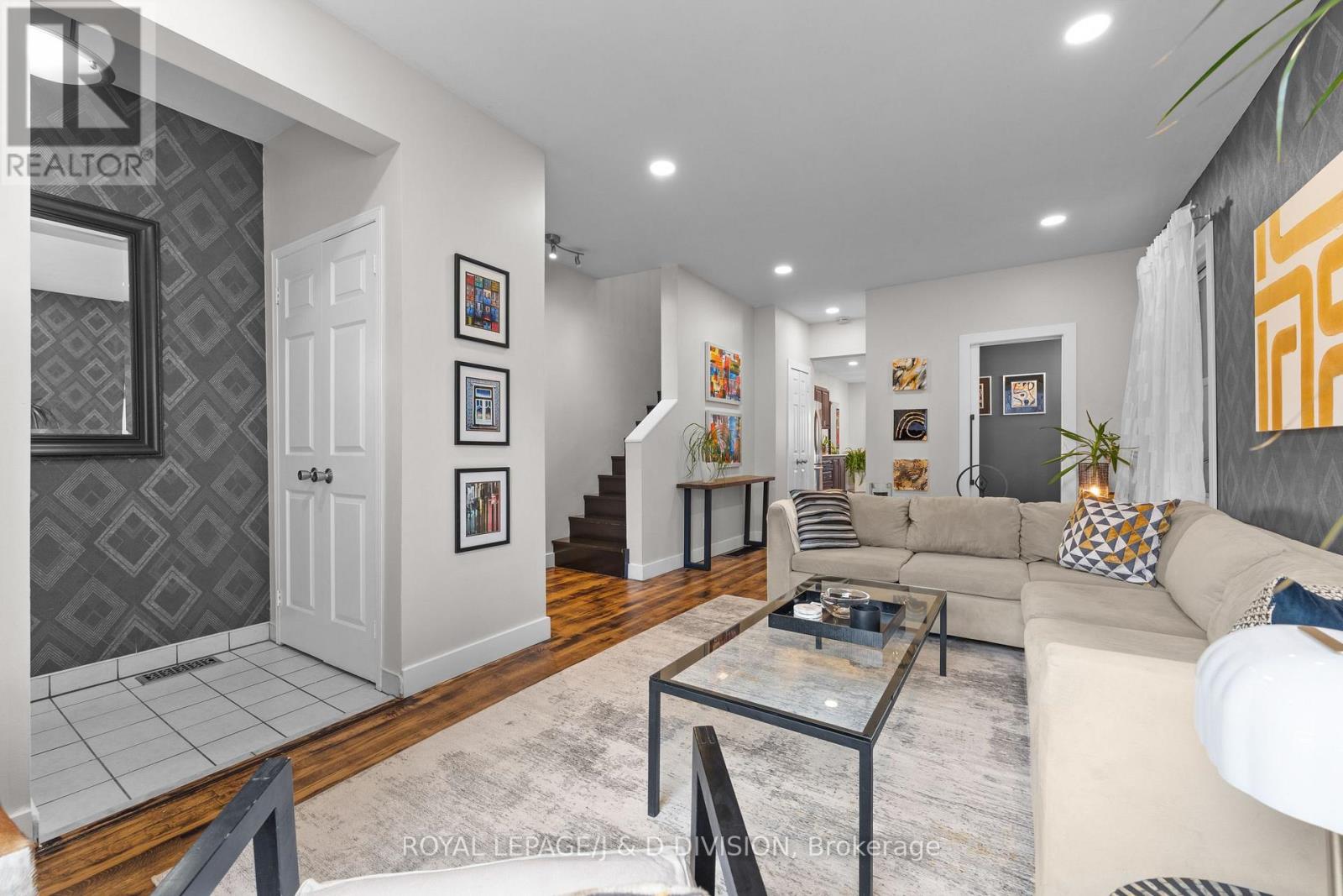 71 Madelaine Avenue, Toronto, Ontario  M1L 2X6 - Photo 9 - E12992424