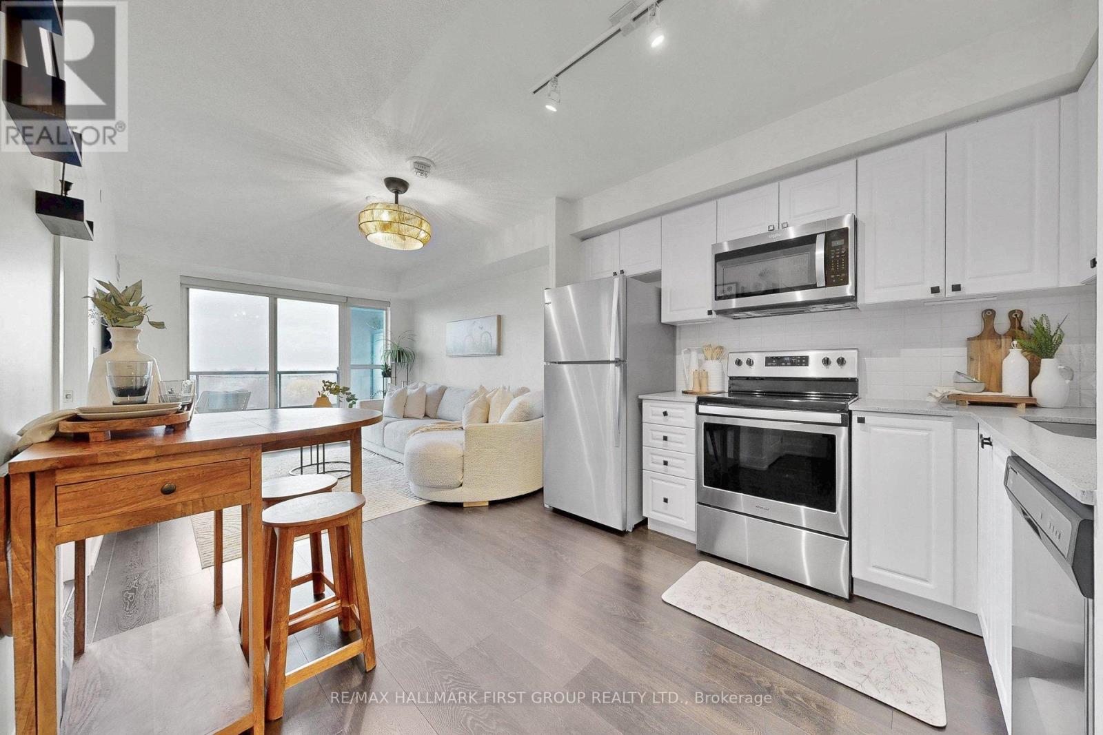 605 - 1255 Bayly Street, Pickering, Ontario L1W 0B6 - Photo 11 - E12992512