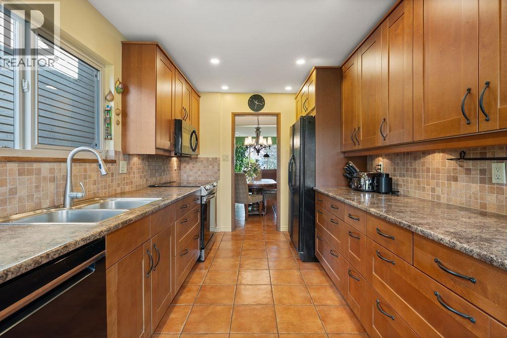 8131 Corless Place, Richmond, British Columbia  V7C 4X4 - Photo 16 - R3110120