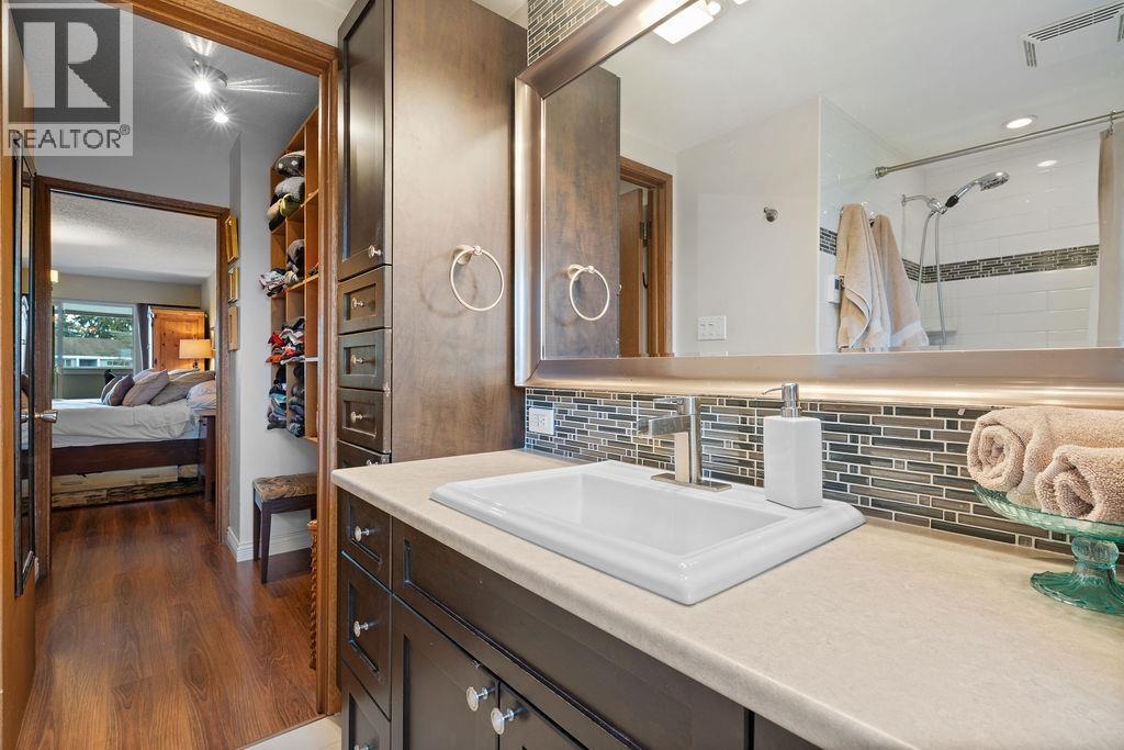 8131 Corless Place, Richmond, British Columbia  V7C 4X4 - Photo 25 - R3110120