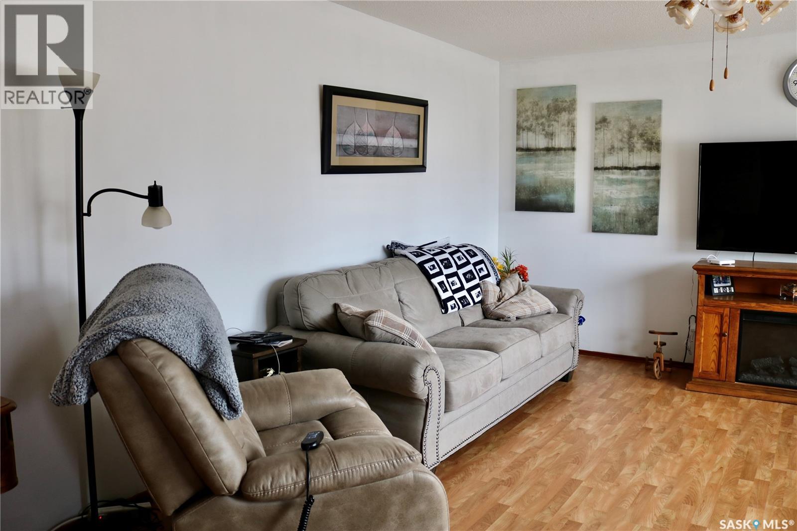 708 Ellice Street, Moosomin, Saskatchewan  S0G 3N0 - Photo 20 - SK032774