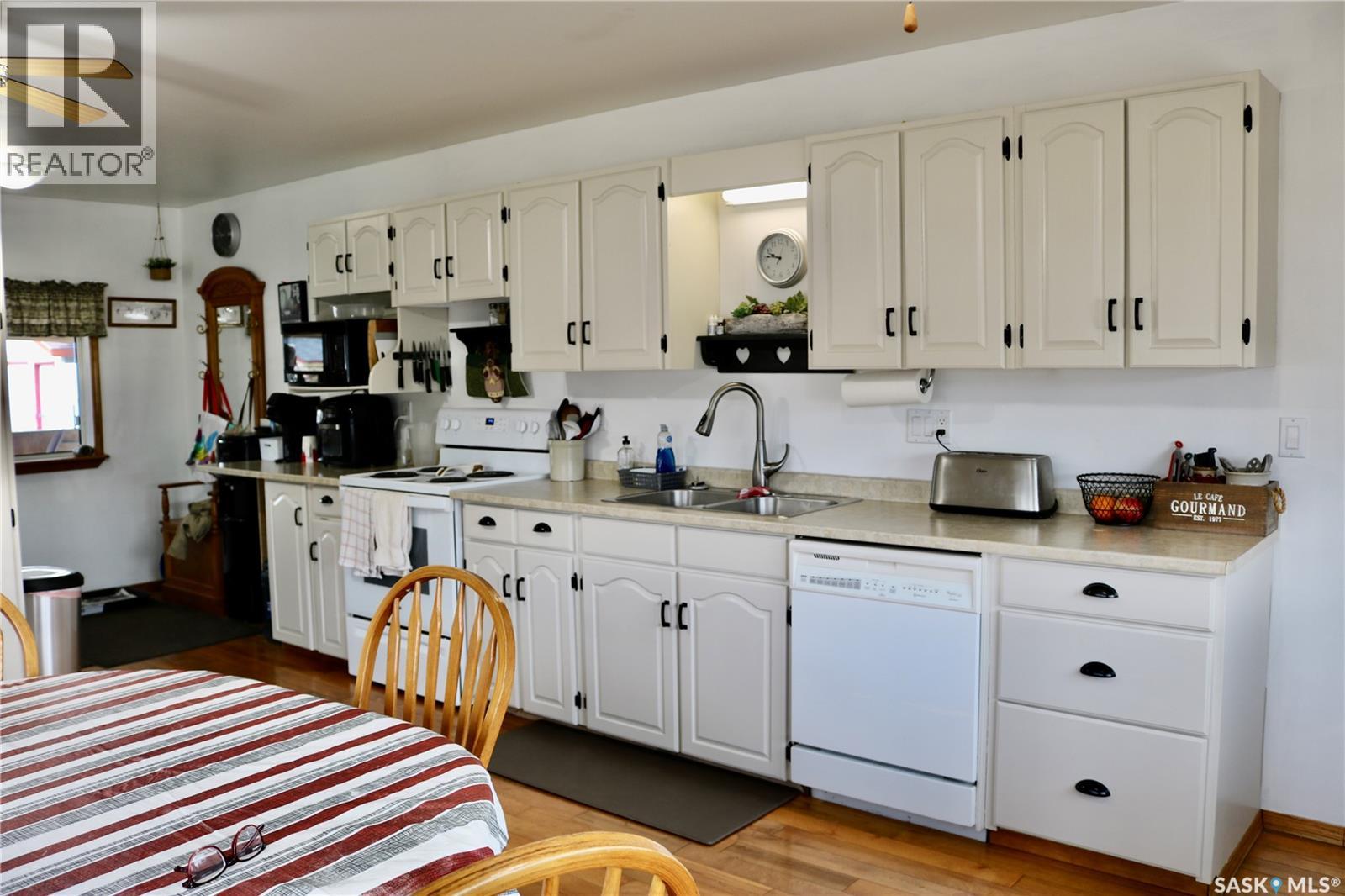 708 Ellice Street, Moosomin, Saskatchewan  S0G 3N0 - Photo 8 - SK032774