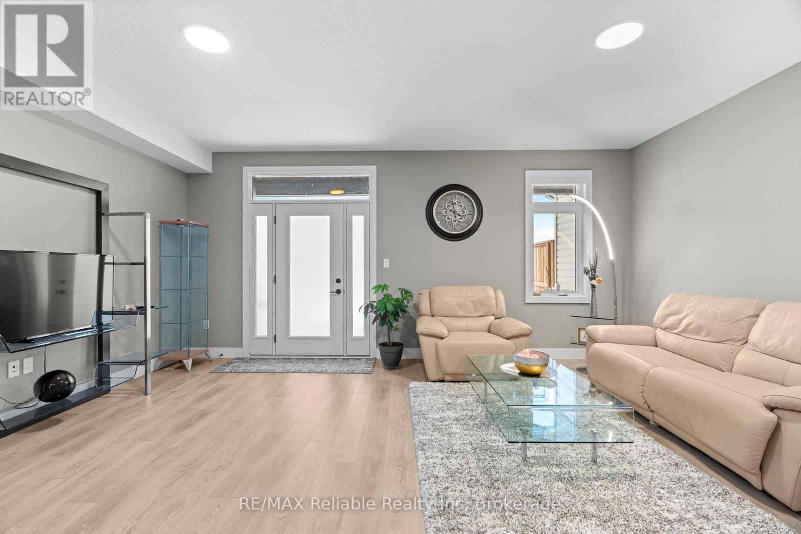 67 Briarhill Road, Huron East, Ontario  N0K 1W0 - Photo 11 - X12695170