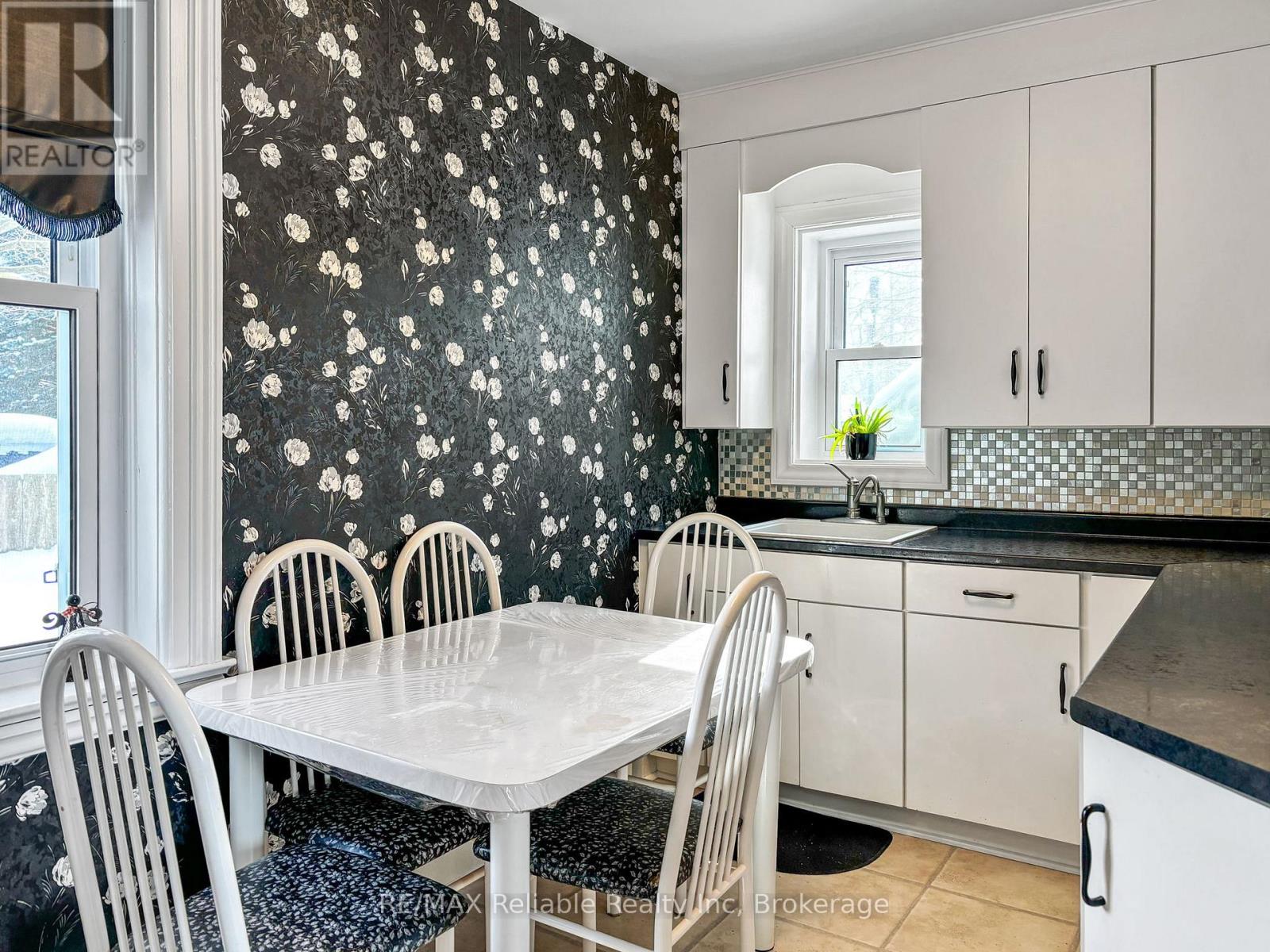 293 Drummond Street, North Huron, Ontario  N0M 1H0 - Photo 13 - X12772290