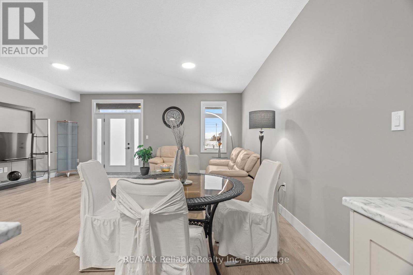 67 Briarhill Road, Huron East, Ontario  N0K 1W0 - Photo 9 - X12695170