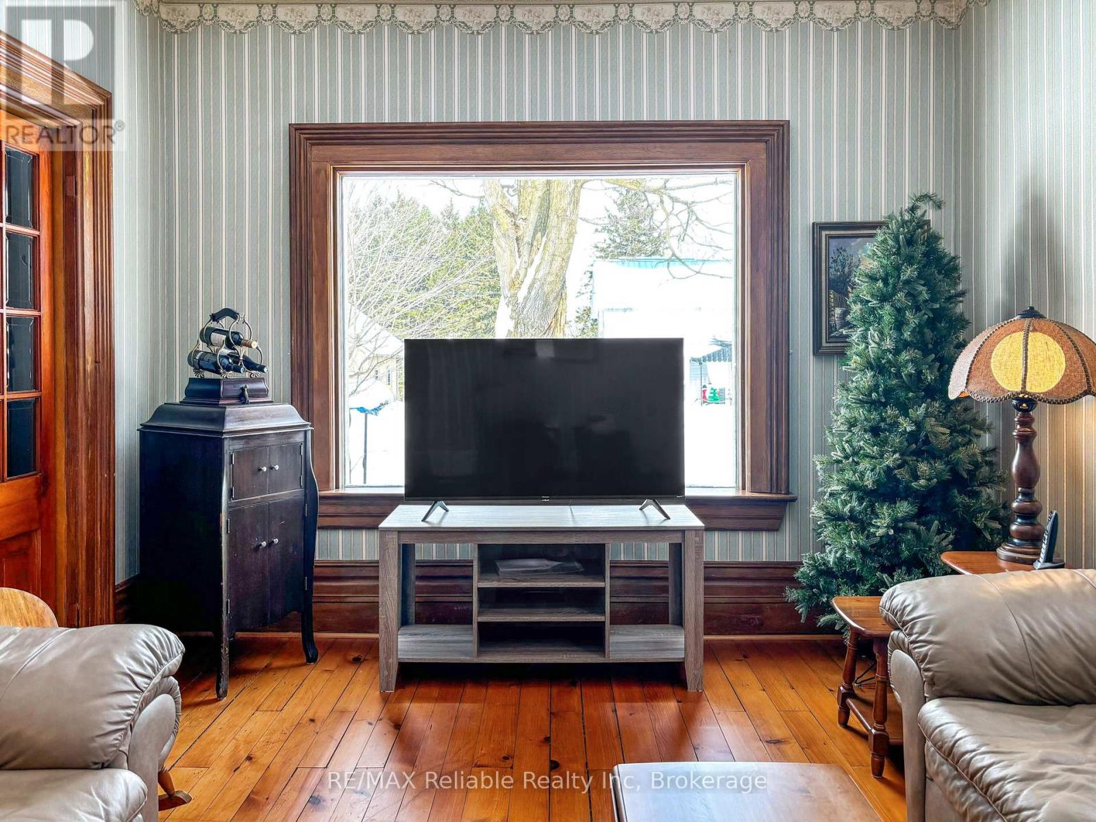 293 Drummond Street, North Huron, Ontario  N0M 1H0 - Photo 8 - X12772290