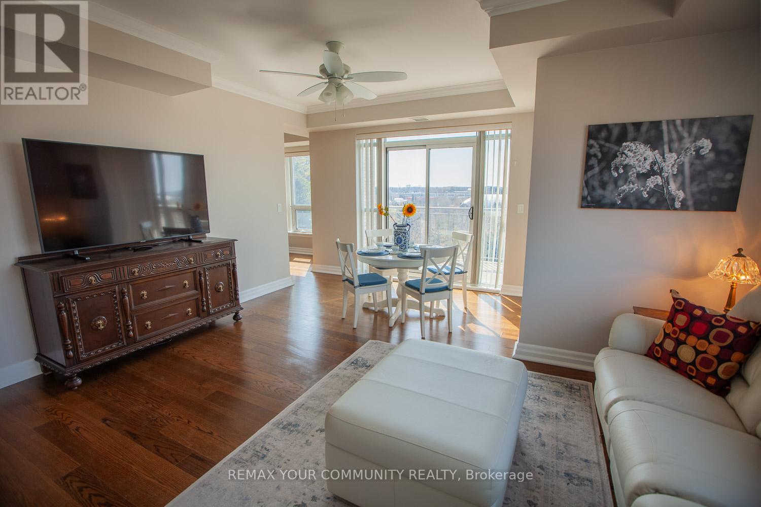 413 - 180 John West Way, Aurora, Ontario  L4G 0R3 - Photo 3 - N12992392