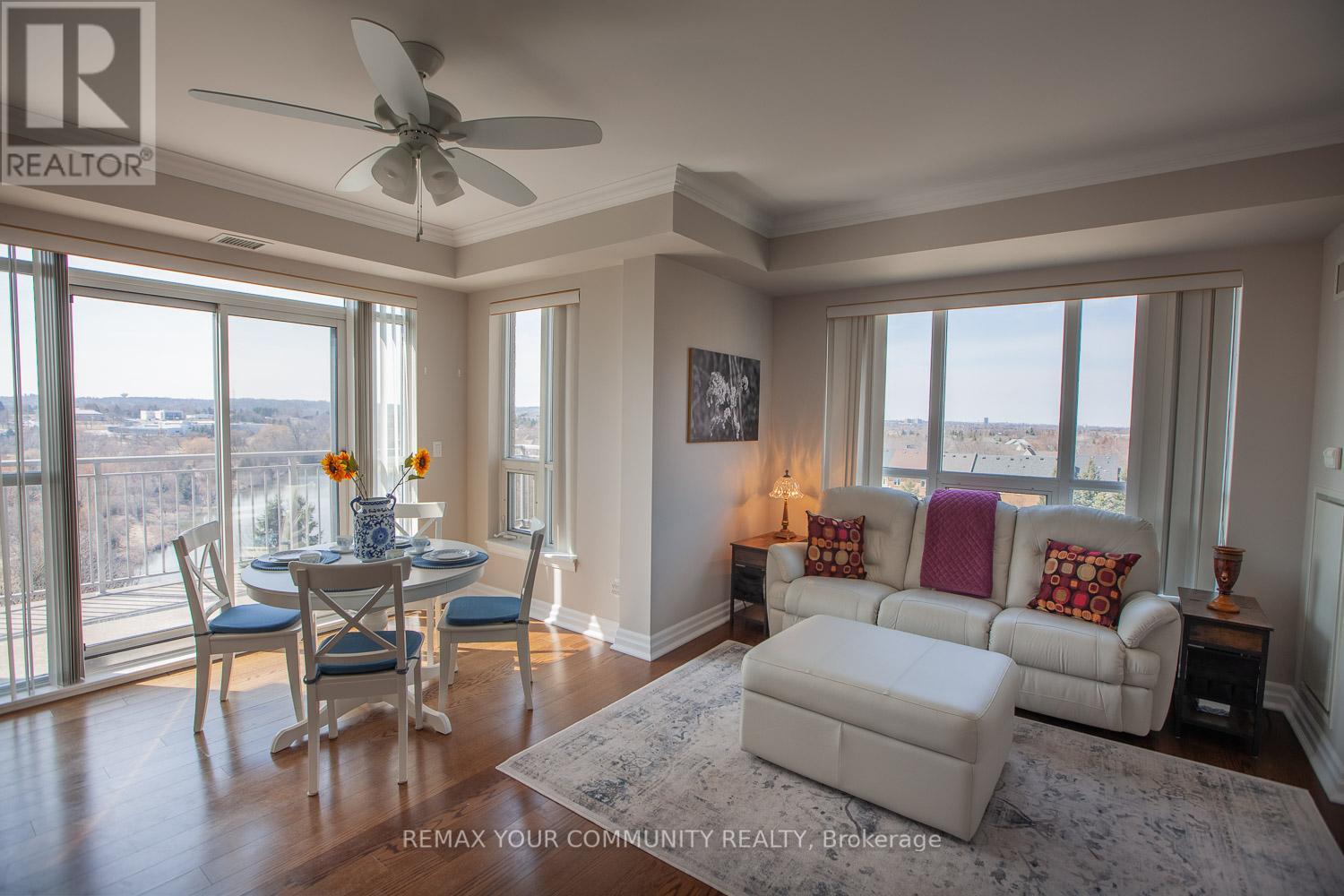 413 - 180 John West Way, Aurora, Ontario  L4G 0R3 - Photo 4 - N12992392