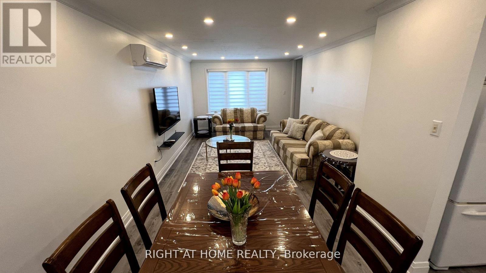 341 Webb Court, Newmarket, Ontario  L3Y 5E8 - Photo 4 - N12992416