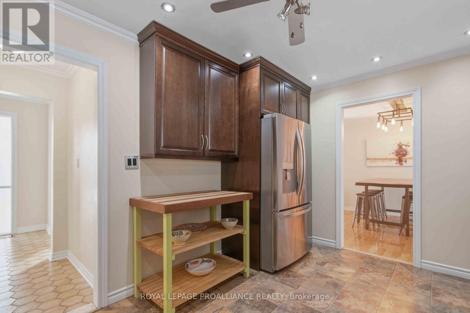 553 Whites Road, Quinte West, Ontario  K7V 0P7 - Photo 12 - X12805464