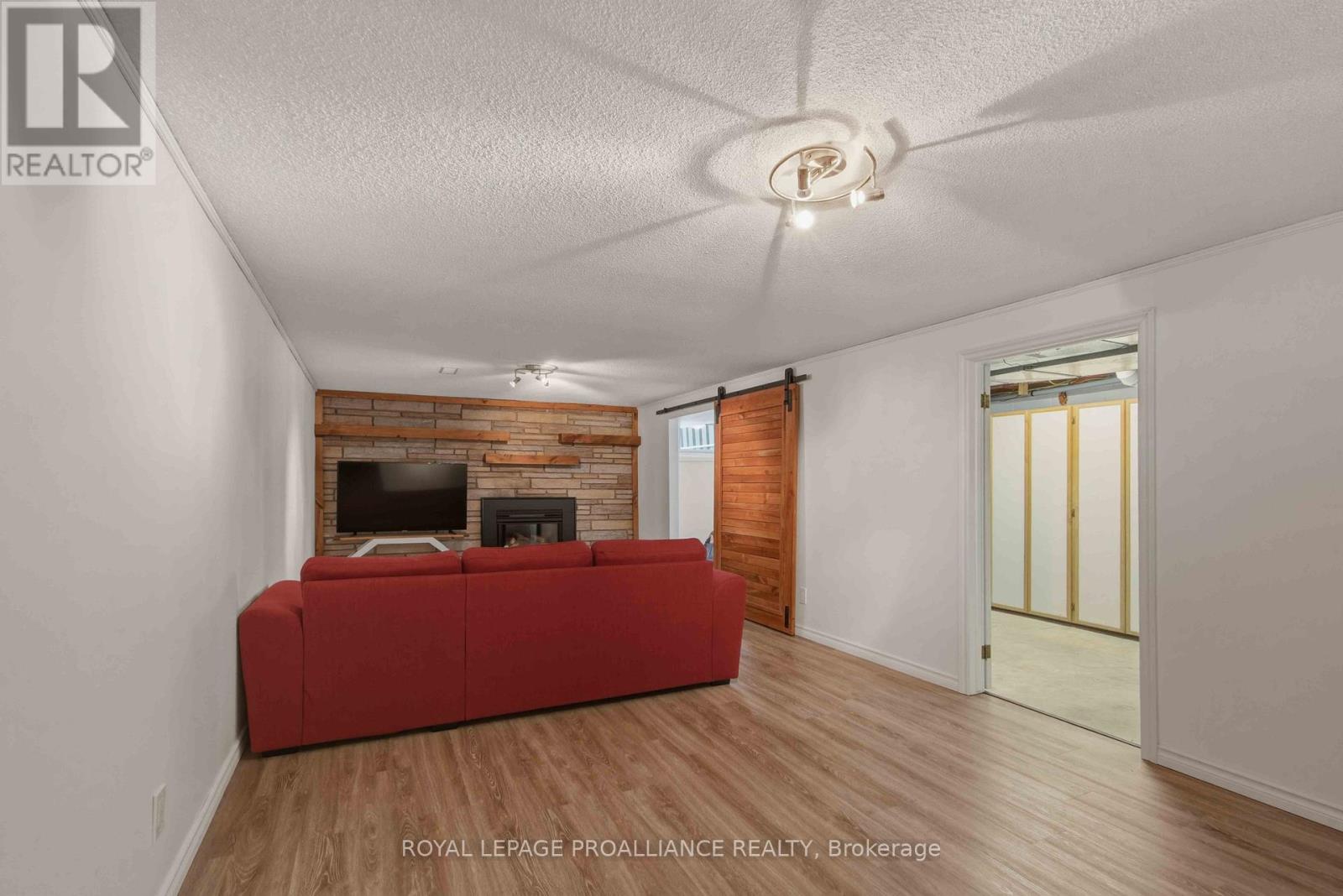 553 Whites Road, Quinte West, Ontario  K7V 0P7 - Photo 25 - X12805464