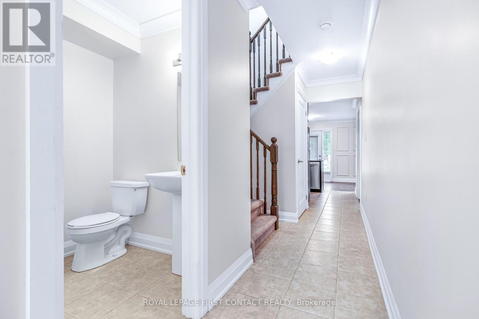 4 - 29 Madelaine Drive, Barrie, Ontario  L9J 0G8 - Photo 3 - S12992410