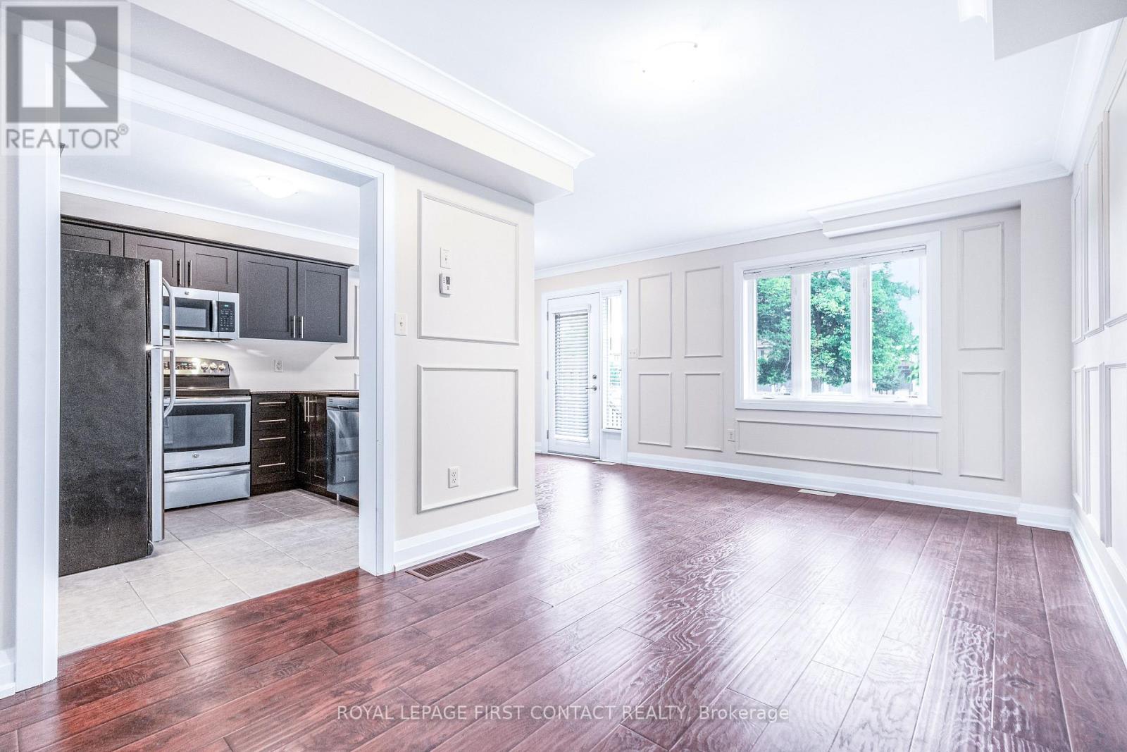 4 - 29 Madelaine Drive, Barrie, Ontario  L9J 0G8 - Photo 7 - S12992410