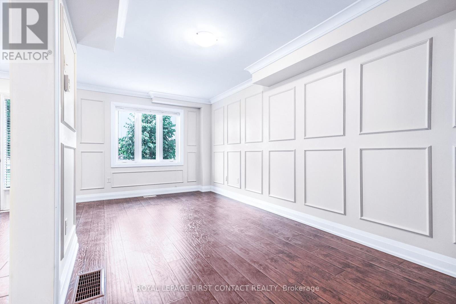 4 - 29 Madelaine Drive, Barrie, Ontario  L9J 0G8 - Photo 8 - S12992410