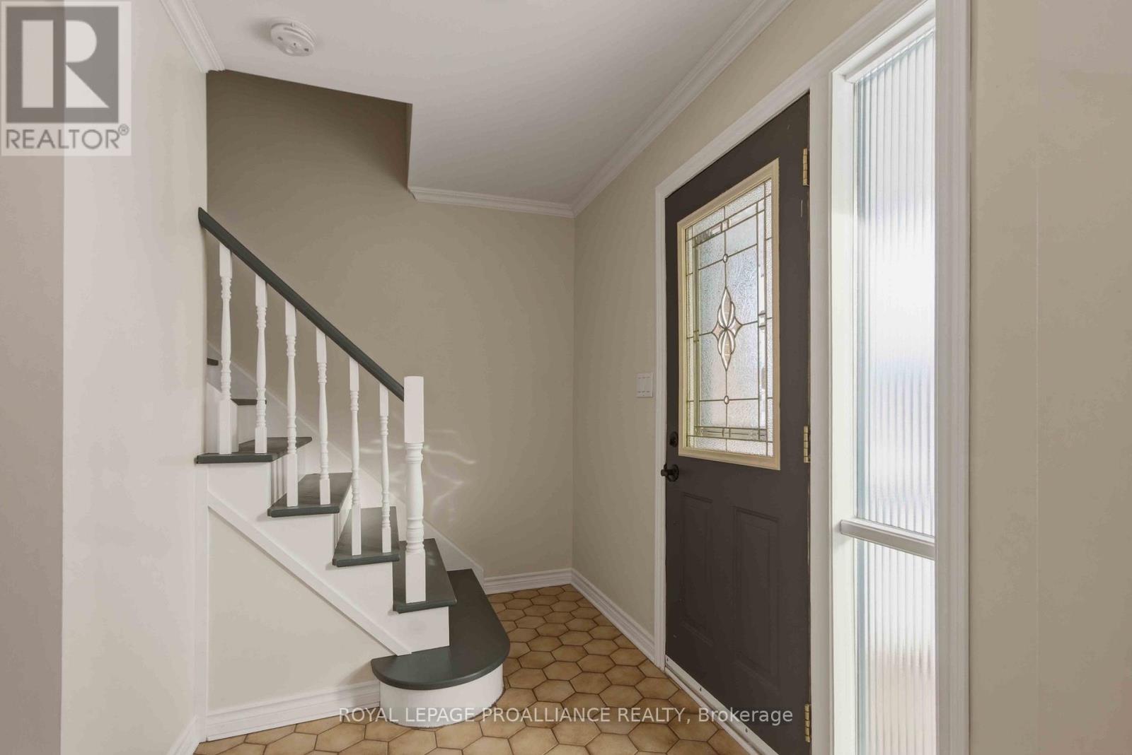 553 Whites Road, Quinte West, Ontario  K7V 0P7 - Photo 5 - X12805464