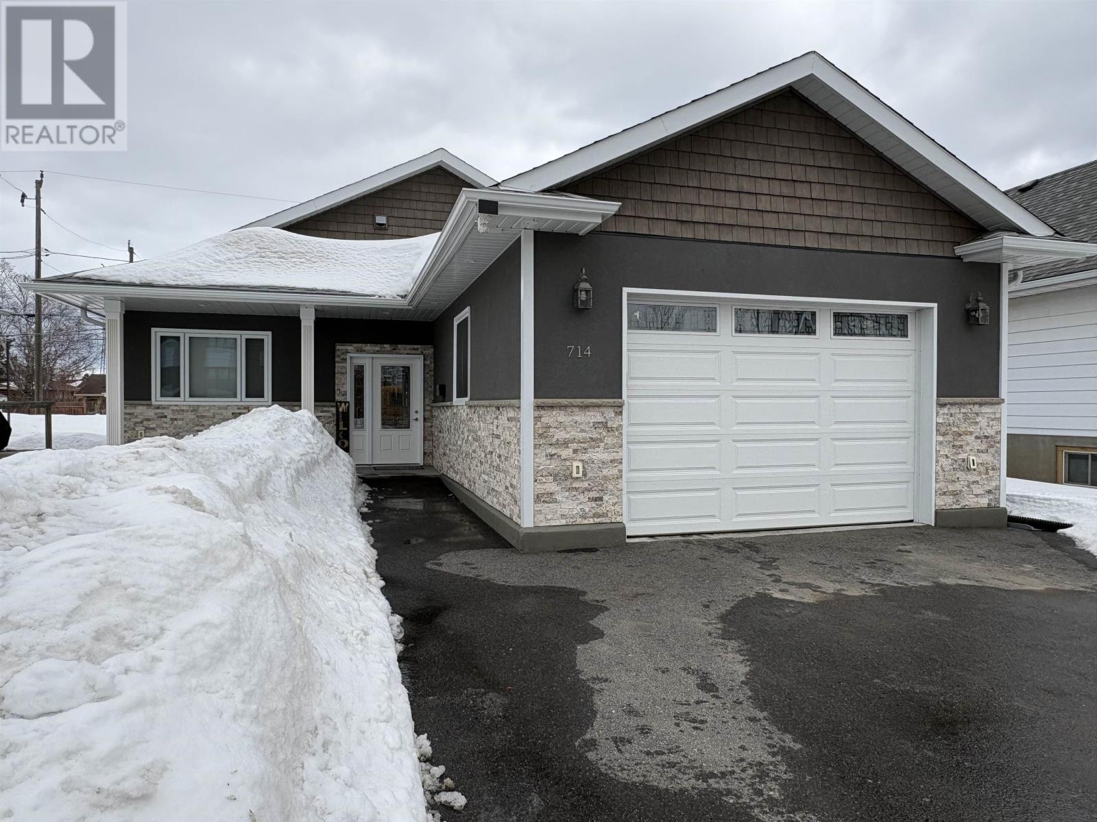 714 Brown ST, Thunder Bay, Ontario