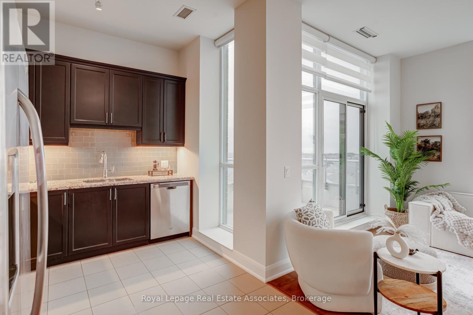 712 - 2470 Prince Michael Drive, Oakville, Ontario  L6H 0G9 - Photo 19 - W12992430