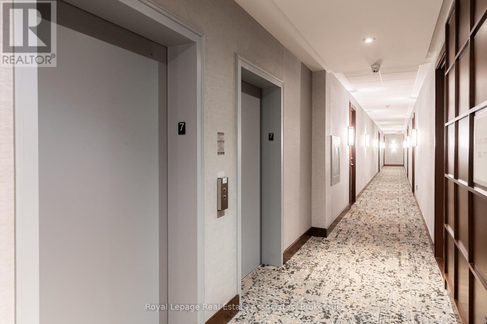 712 - 2470 Prince Michael Drive, Oakville, Ontario  L6H 0G9 - Photo 7 - W12992430