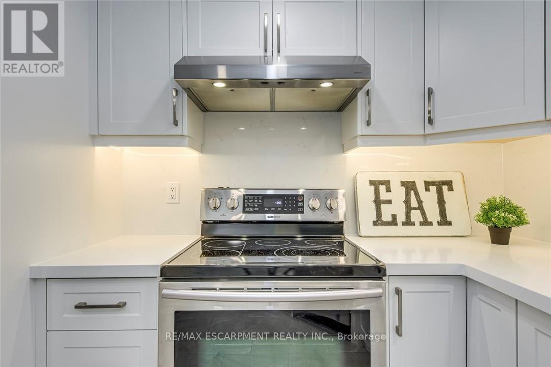 902 - 5080 Pinedale Avenue, Burlington, Ontario  L7L 5V7 - Photo 11 - W12992432