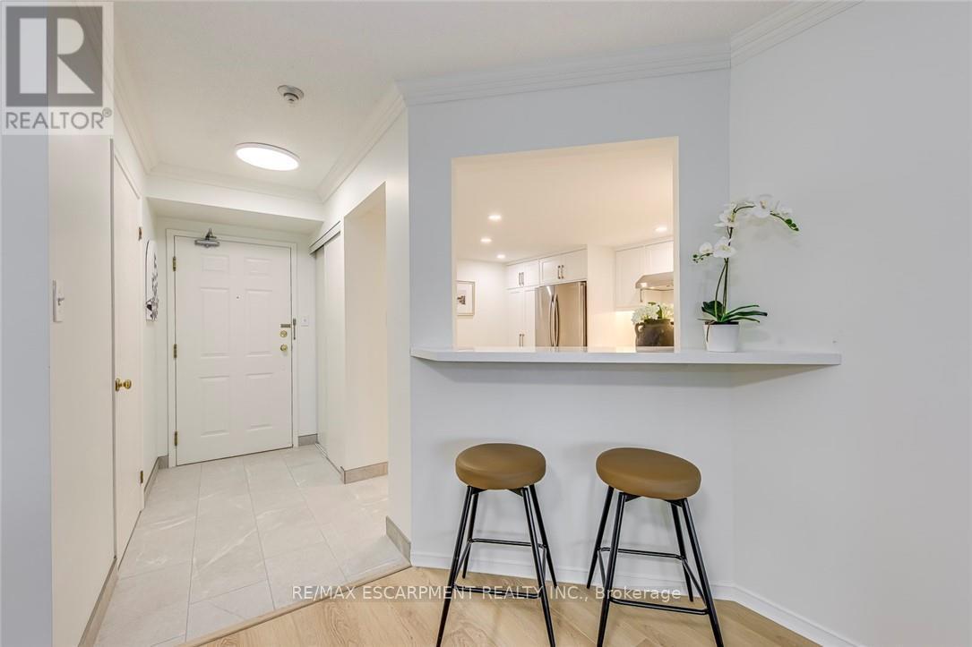 902 - 5080 Pinedale Avenue, Burlington, Ontario  L7L 5V7 - Photo 5 - W12992432