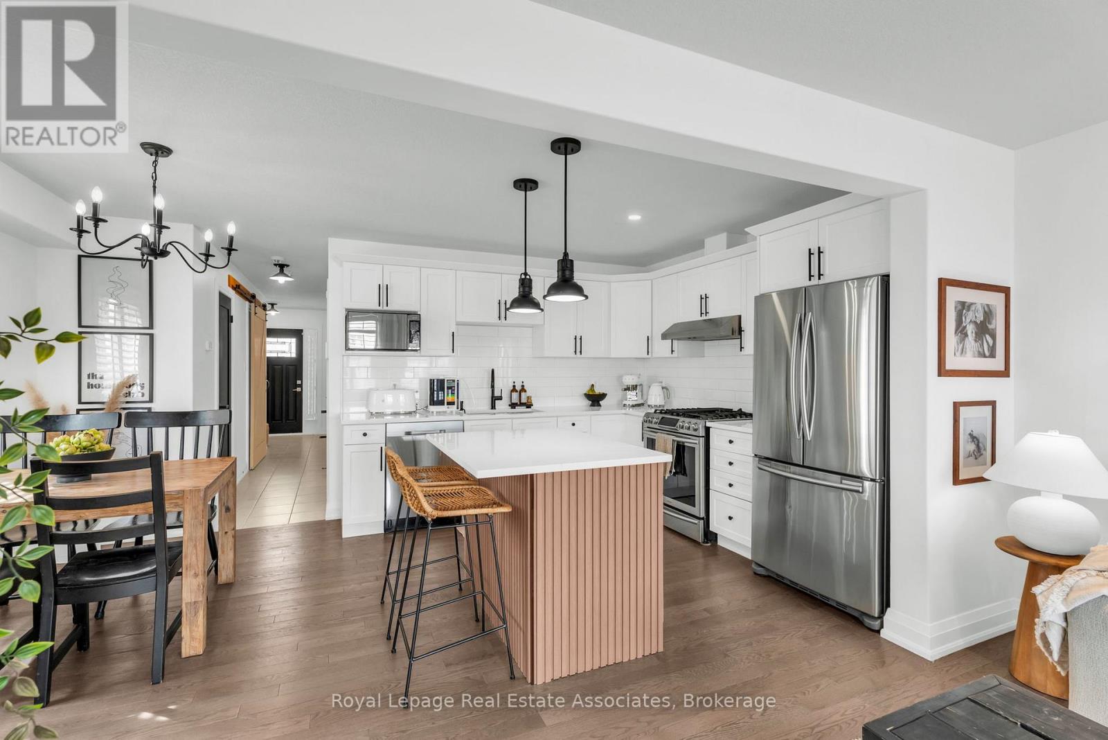 15 Winterton Court, Orangeville, Ontario  L9W 5H8 - Photo 8 - W12992488