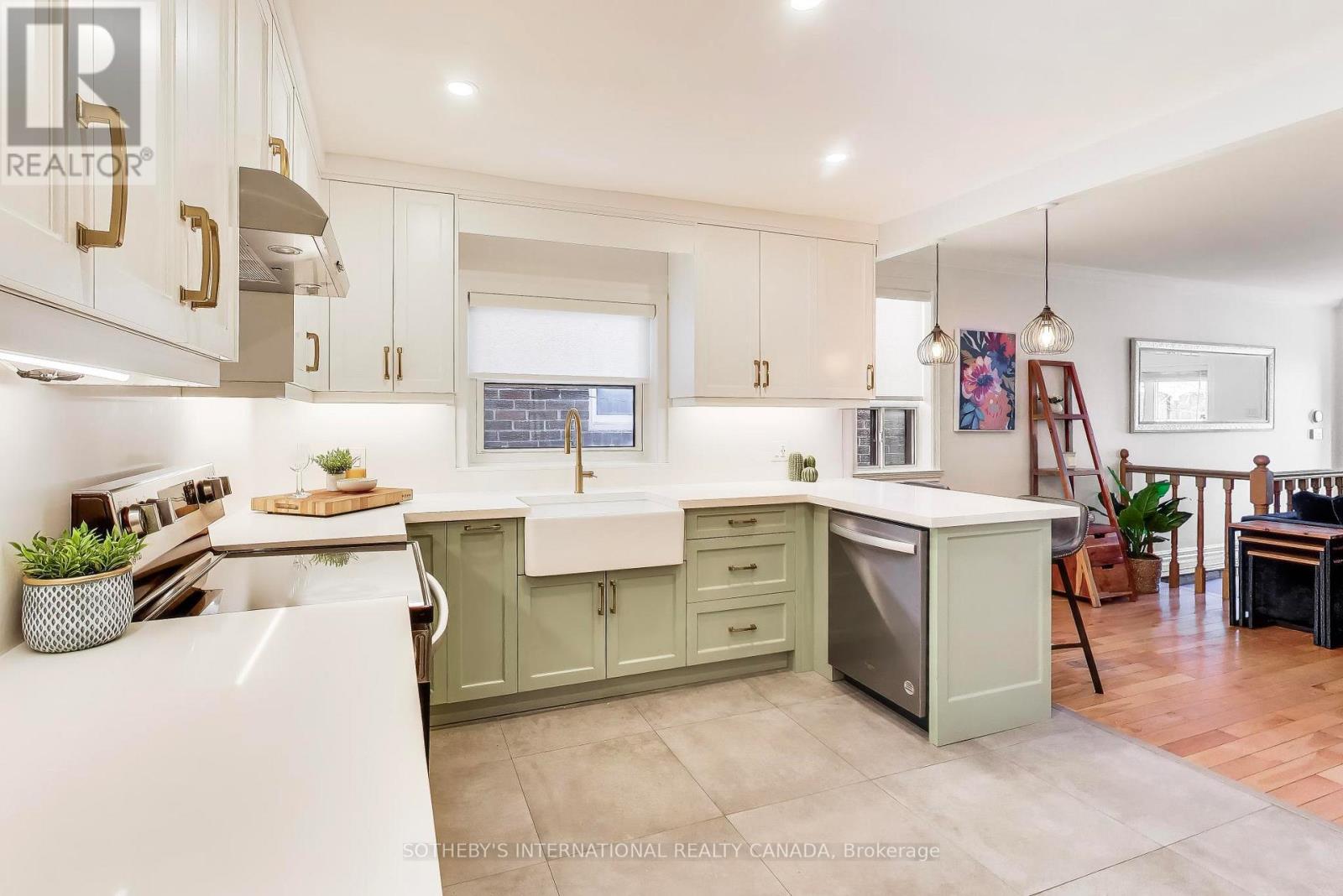 302 Boon Avenue, Toronto, Ontario  M6E 4A3 - Photo 10 - W12992500