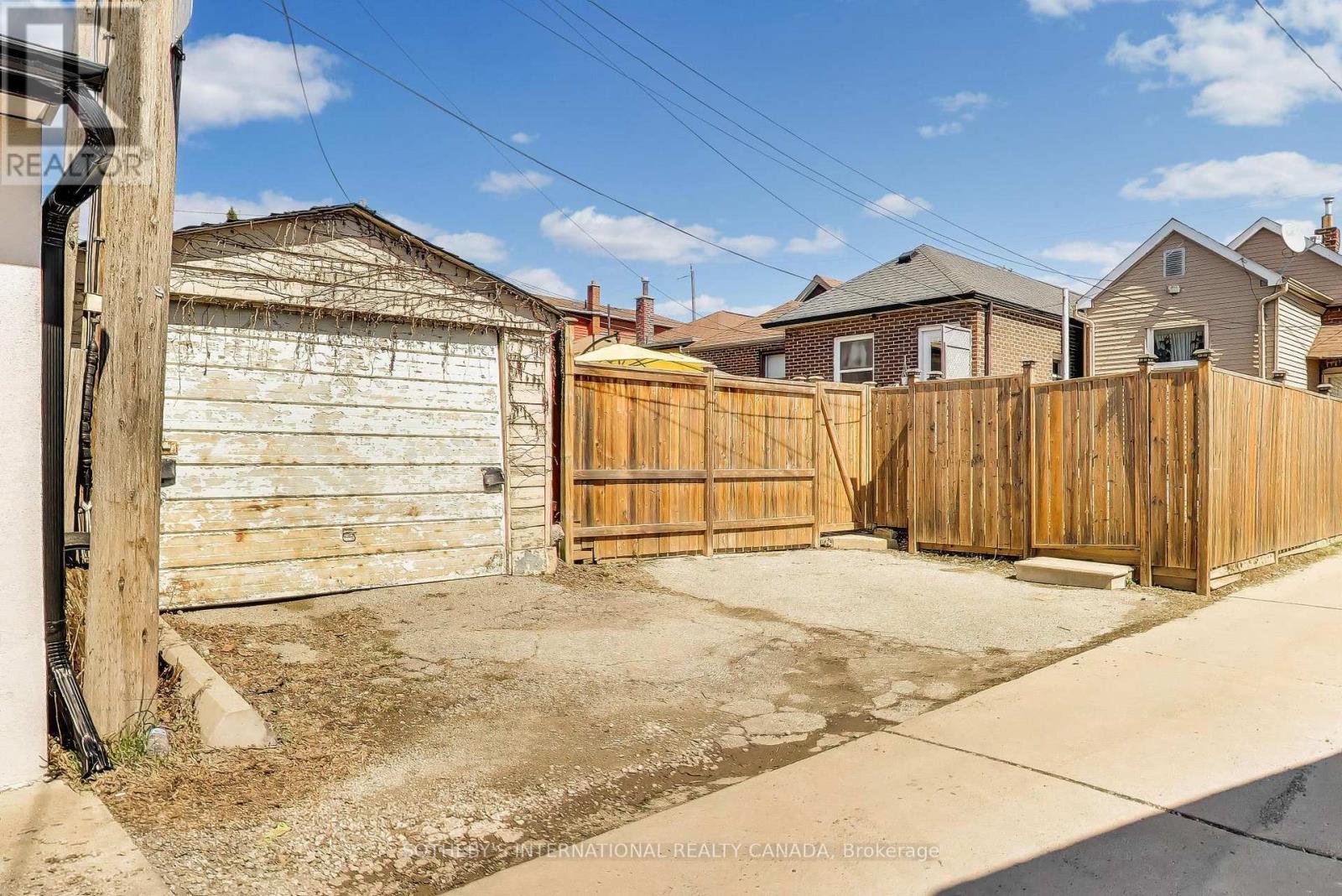 302 Boon Avenue, Toronto, Ontario  M6E 4A3 - Photo 30 - W12992500