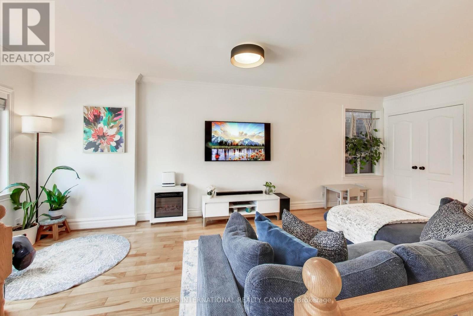 302 Boon Avenue, Toronto, Ontario  M6E 4A3 - Photo 6 - W12992500