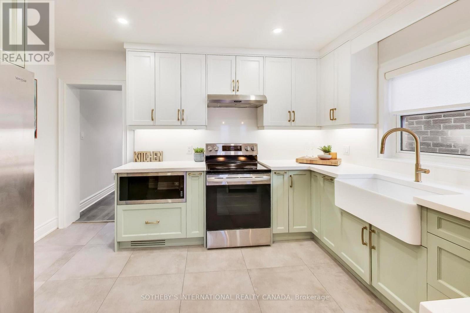 302 Boon Avenue, Toronto, Ontario  M6E 4A3 - Photo 9 - W12992500