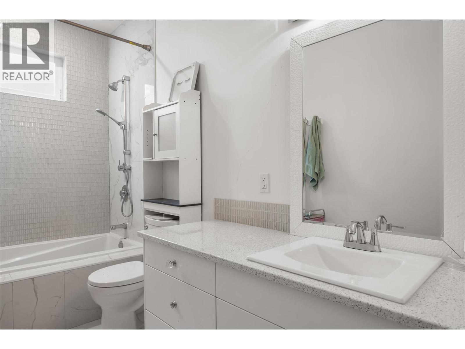 571 Mountain Drive, Vernon, British Columbia  V1H 2B7 - Photo 10 - 10378143