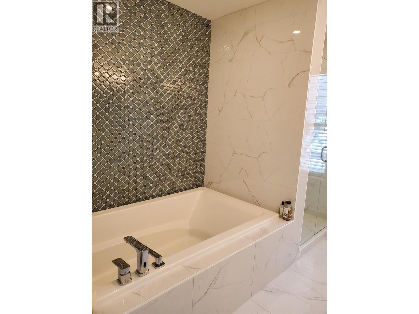 571 Mountain Drive, Vernon, British Columbia  V1H 2B7 - Photo 21 - 10378143