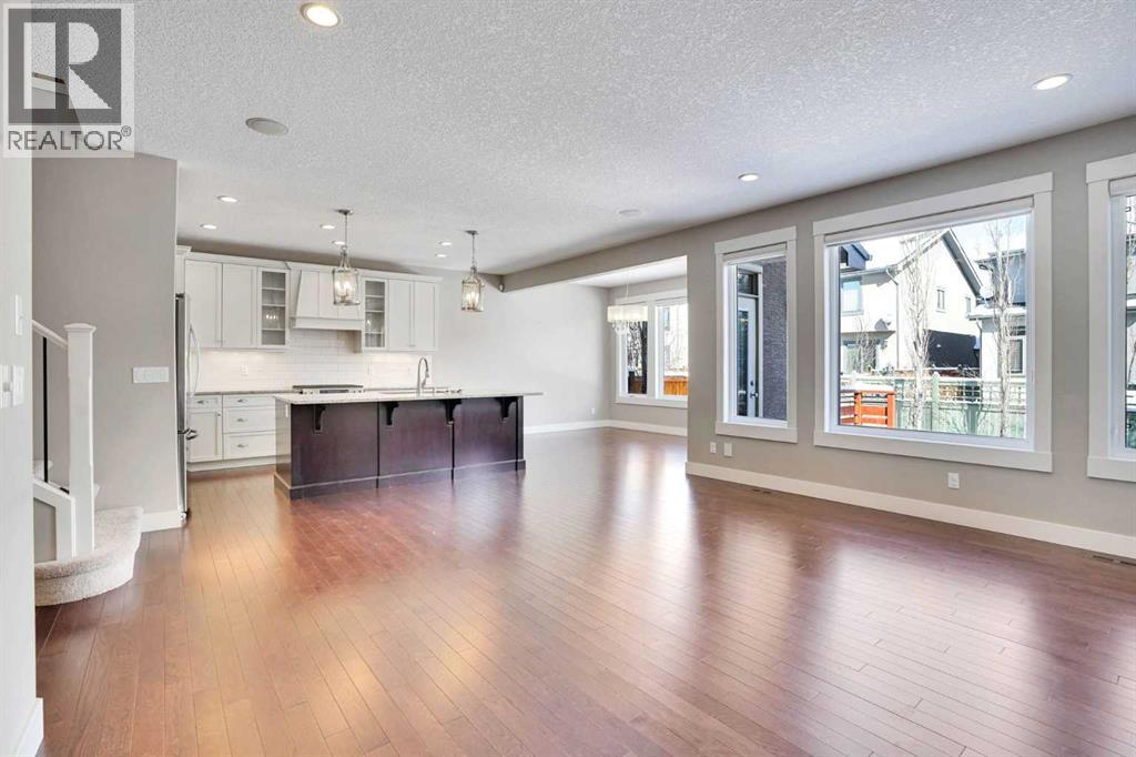 14 West Coach Way Sw, Calgary, Alberta  T3H 0M5 - Photo 8 - A2298380