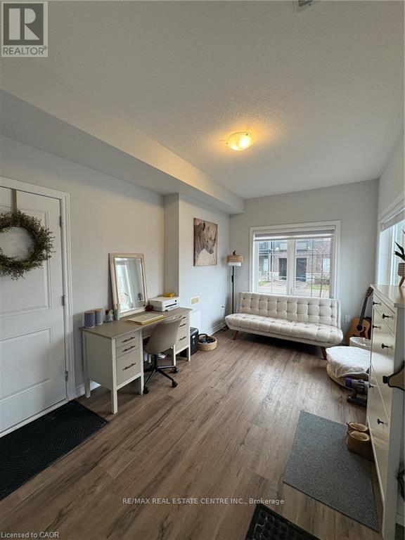 84 - 124 Compass Trail, Cambridge, Ontario  N3E 0E3 - Photo 3 - X12992376