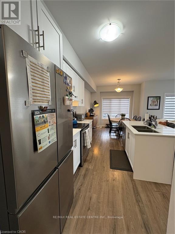 84 - 124 Compass Trail, Cambridge, Ontario  N3E 0E3 - Photo 9 - X12992376